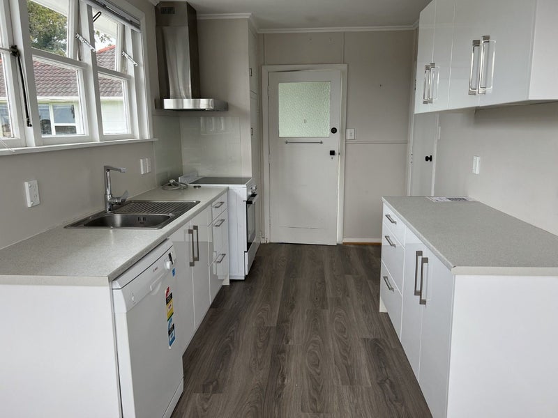 105 Lake Road, Northcote, Auckland - Carousel 2