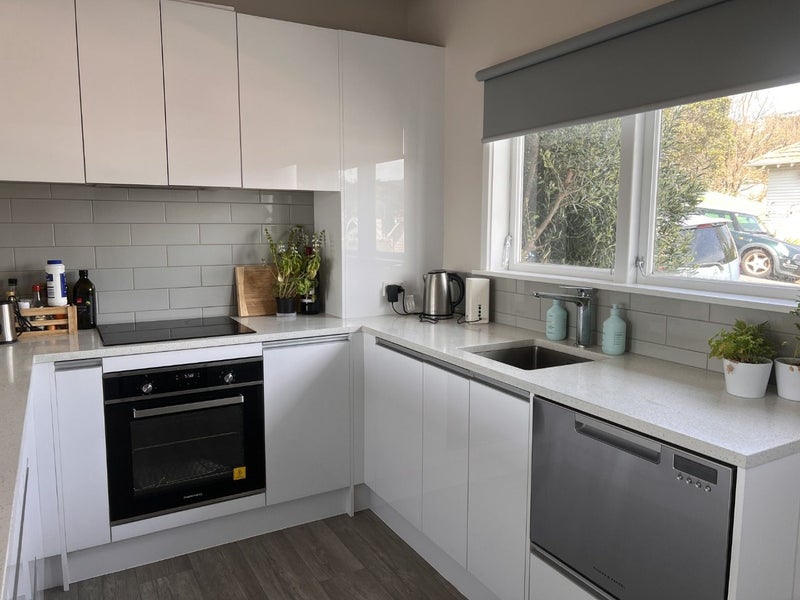 76B Thompson Street, Mount Cook, Wellington - Carousel 2