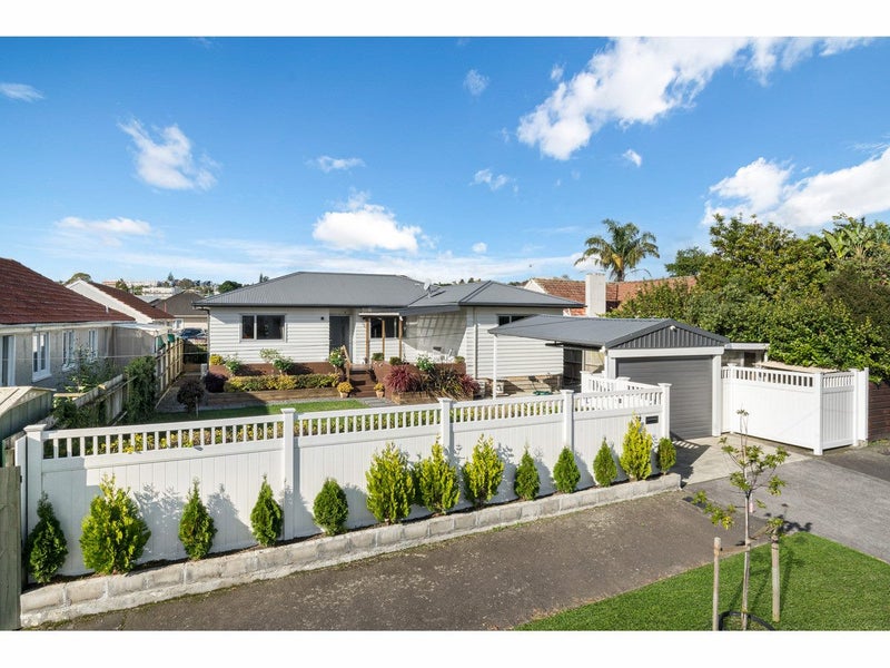 7 Larch Street, Avondale, Auckland - Carousel 1