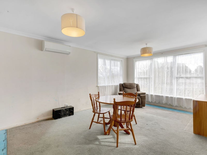 100 Castor Crescent, Cannons Creek, Porirua - Carousel 2