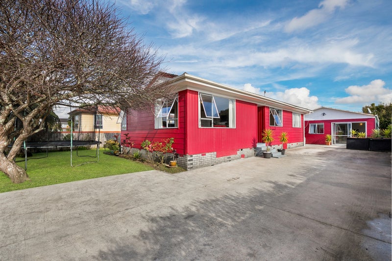 61 Dawson Road, Otara, Auckland - Carousel 1