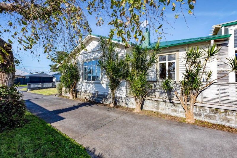 80 Paynters Avenue, Strandon, New Plymouth - Carousel 2
