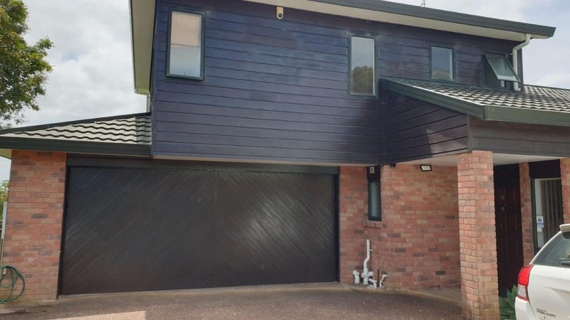 7 St Lucia Place, Unsworth Heights, Auckland - Carousel 1