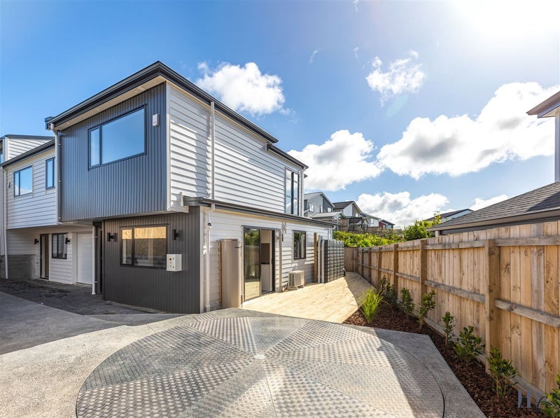 79D Granville Drive, Massey, Auckland - Carousel 2