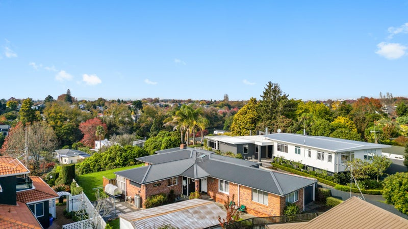 44 Beerescourt Road, Beerescourt, Hamilton - Carousel 1