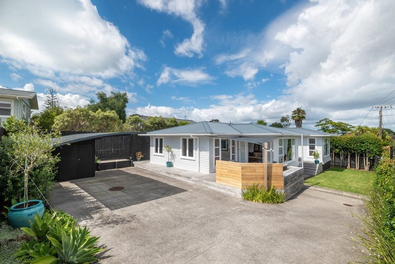 286A Rangatira Road, Beach Haven, Auckland - Carousel 1