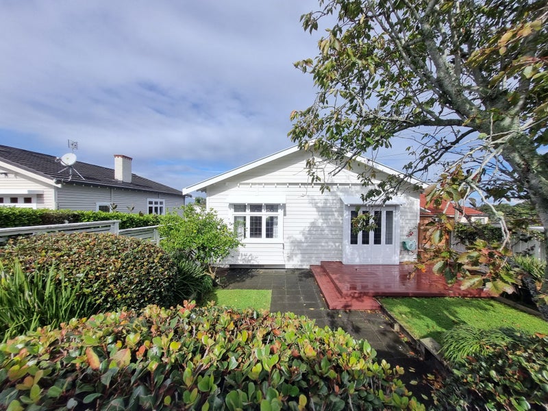 22 Highland Road, Mount Albert, Auckland - Carousel 1