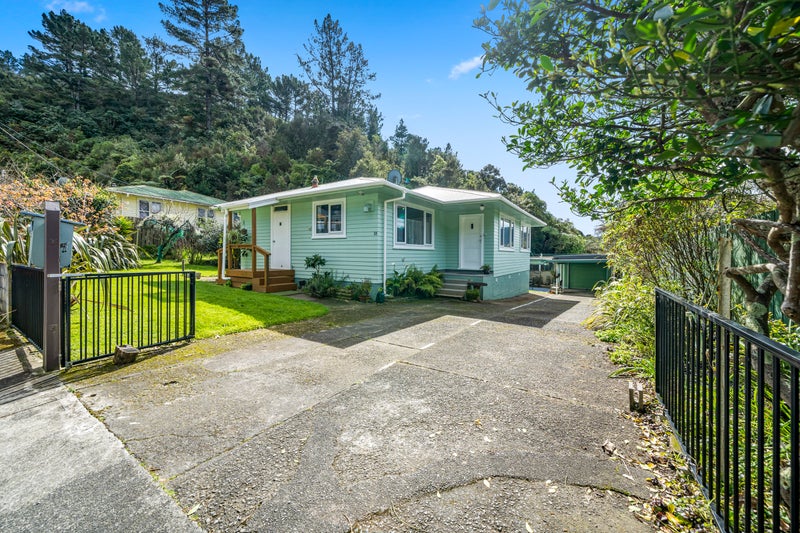 33 Shackleton Grove, Stokes Valley, Lower Hutt - Carousel 17