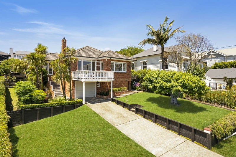 29 Palmerston Road, Birkenhead, Auckland - Carousel 1