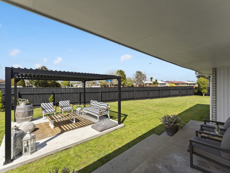 1 Sutherland Crescent, Westbrook, Palmerston North - Carousel 26