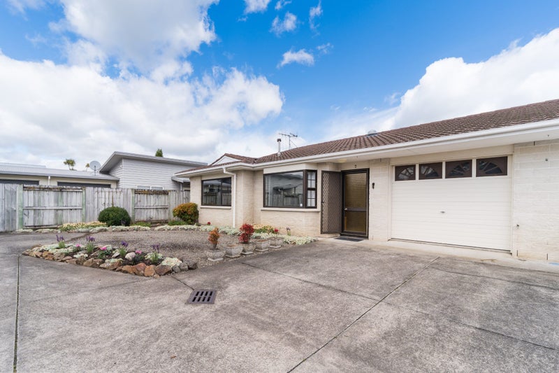 8 Oxford Street, Hokowhitu, Palmerston North - Carousel 1