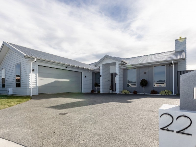 22 Clydesdale Way, Frimley, Hastings - Carousel 1