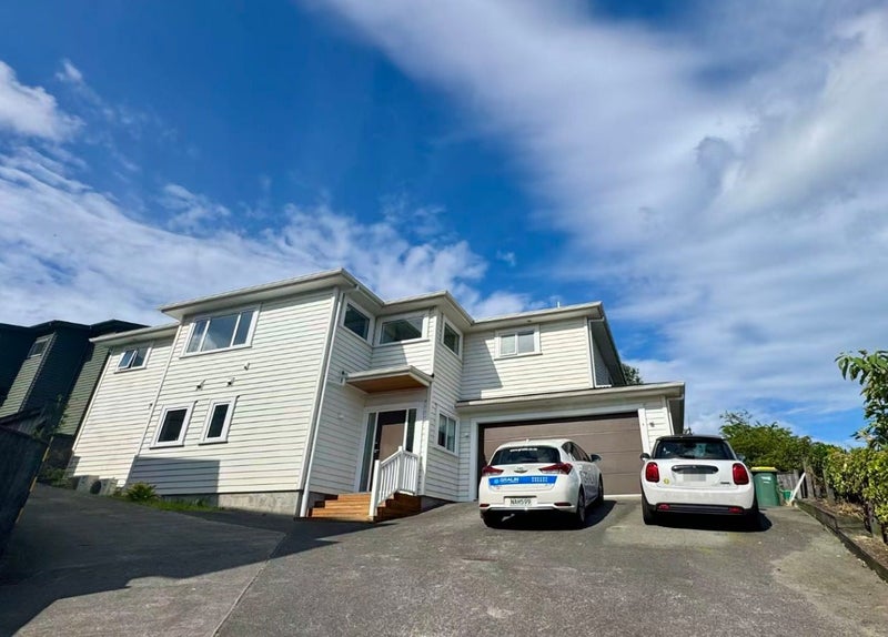 31A Wairau Road, Forrest Hill, Auckland - Carousel 1