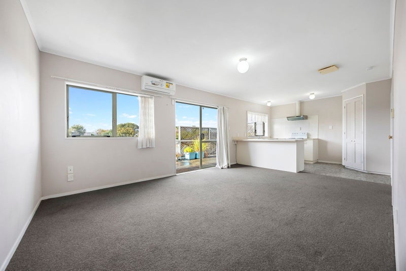 2/26A Mount Smart Road, Onehunga, Auckland - Carousel 2
