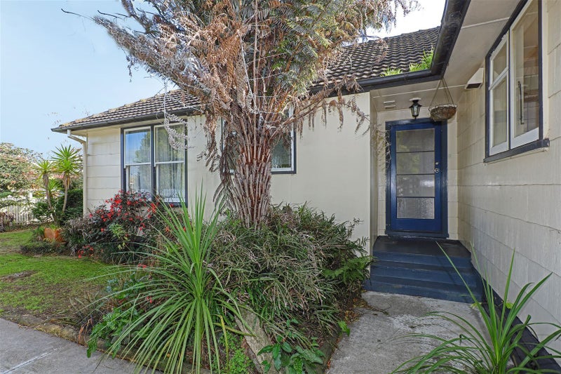 1211 Beatty Place, Mayfair, Hastings - Carousel 2