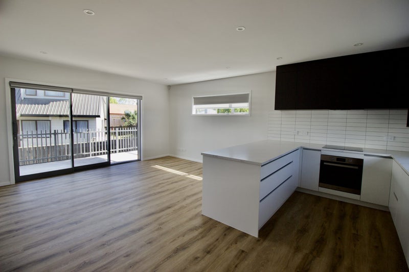 7/94 Target Road, Totara Vale, Auckland - Carousel 2