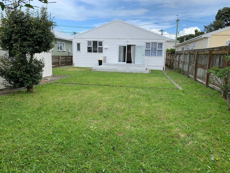41 Rotherham Terrace, Miramar, Wellington - Carousel 14