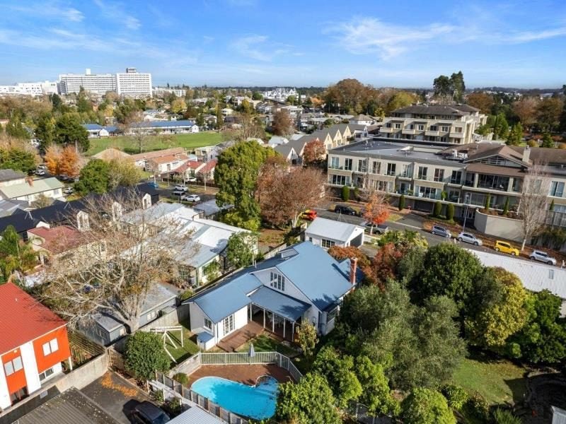 1 Fow Street, Hamilton Central, Hamilton - Carousel 2