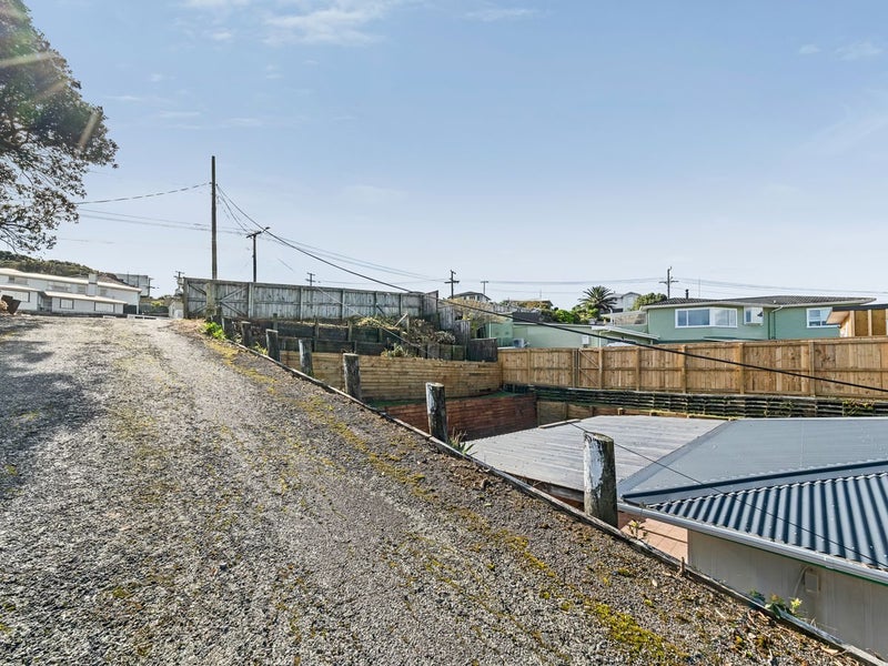 42 Simons Street, Moturoa, New Plymouth - Carousel 26