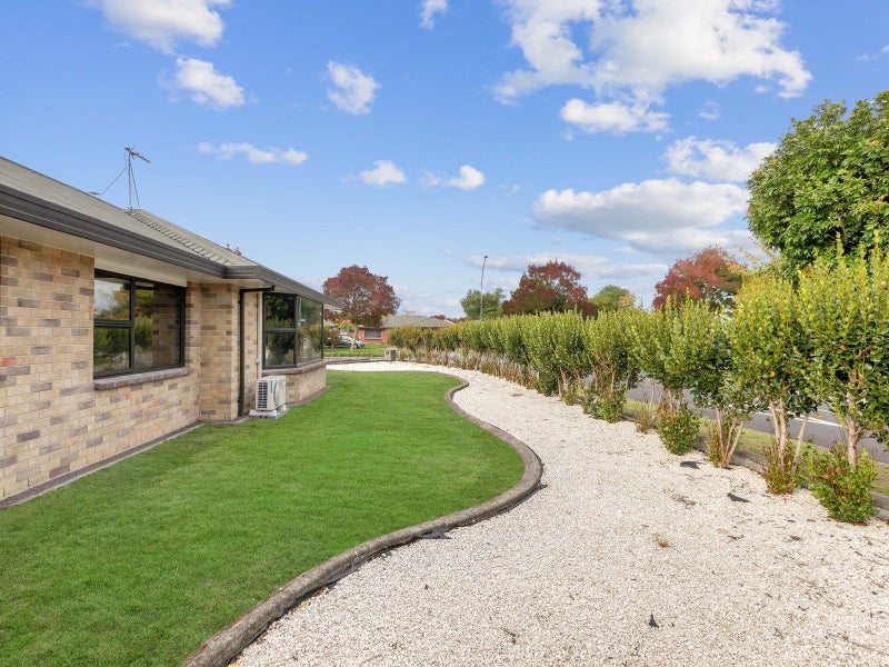 11 Discovery Drive, Flagstaff, Hamilton - Carousel 3