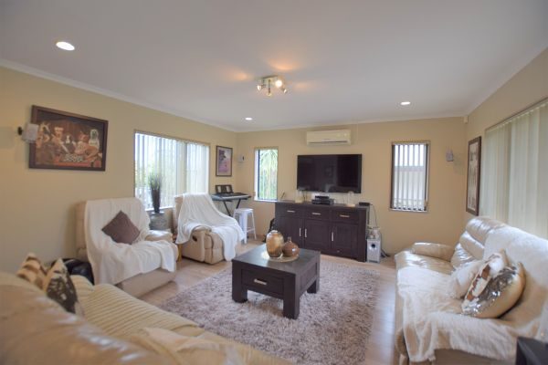 24 View Ridge Drive, Ranui, Auckland - Carousel 12