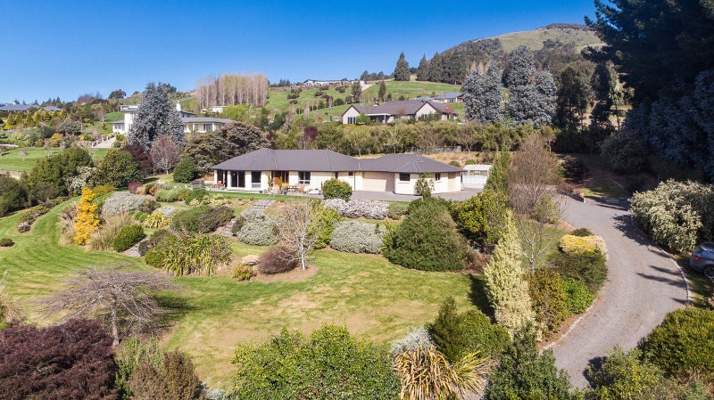19 Fairmile Drive, Kinmont Park, Mosgiel - Carousel 2