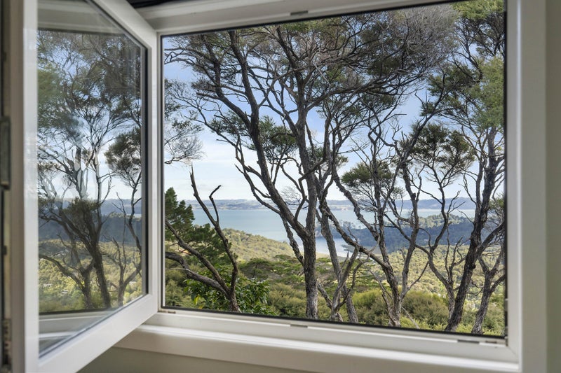 23 Scenic Drive, Titirangi, Auckland - Carousel 1