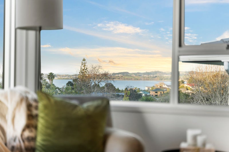 25 Judkins Crescent, Cockle Bay, Auckland - Carousel 1