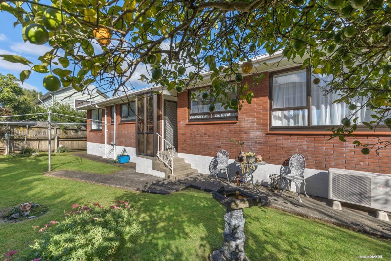 2/30 Kowhatu Road, Greenlane, Auckland - Carousel 2