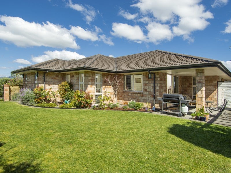 5 Sauvignon Place, Pyes Pa, Tauranga - Carousel 2