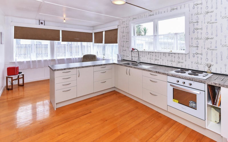 17A Waiari Road, Conifer Grove, Takanini - Carousel 2