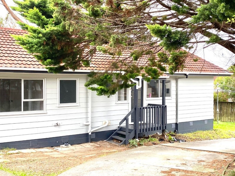 3 Sabana Place, Unsworth Heights, Auckland - Carousel 1