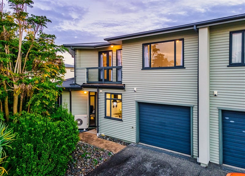 8/2 Armoy Drive, East Tamaki, Auckland - Carousel 1