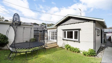 7 Akatea Street, Berhampore, Wellington - Carousel 1