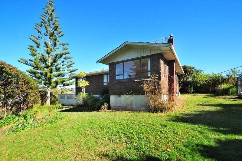 65 Totaravale Drive, Totara Vale, Auckland - Carousel 2