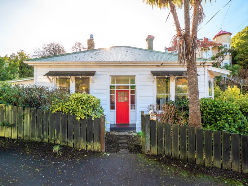 51 Littlebourne Road, Roslyn, Dunedin - Carousel 1