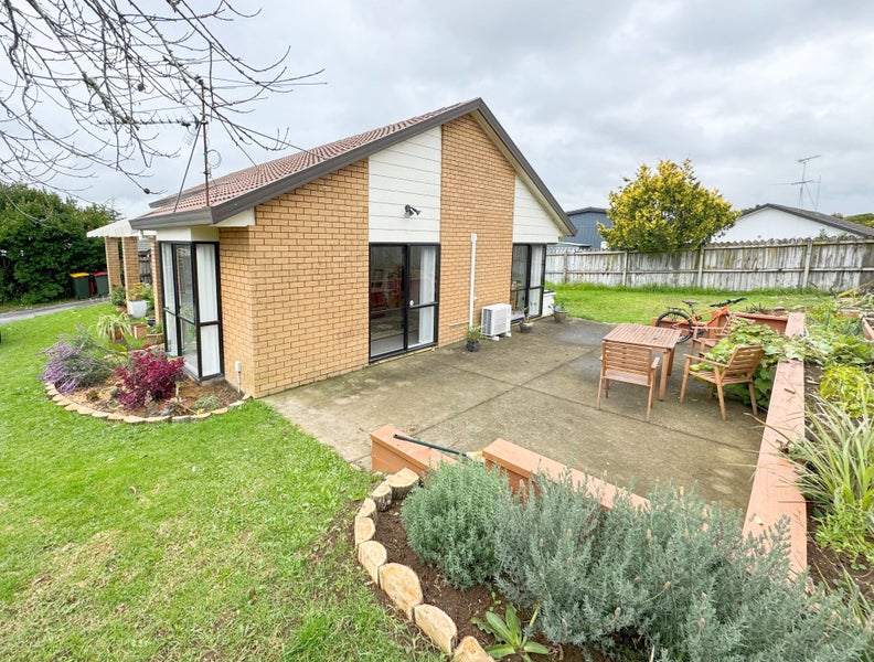 8 Colt Place, Randwick Park, Auckland - Carousel 2