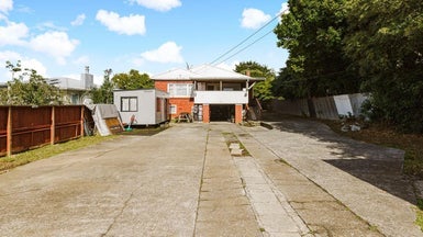 11 Hall Avenue, Mangere, Auckland - Carousel 1