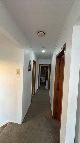 10 Barron Drive, Green Bay, Auckland - Carousel 7