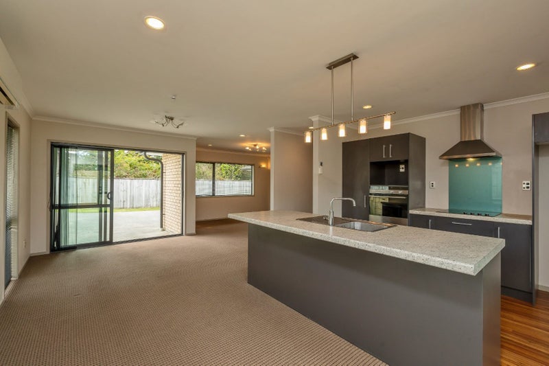26 Sunstone Crescent, Brown Owl, Upper Hutt - Carousel 2