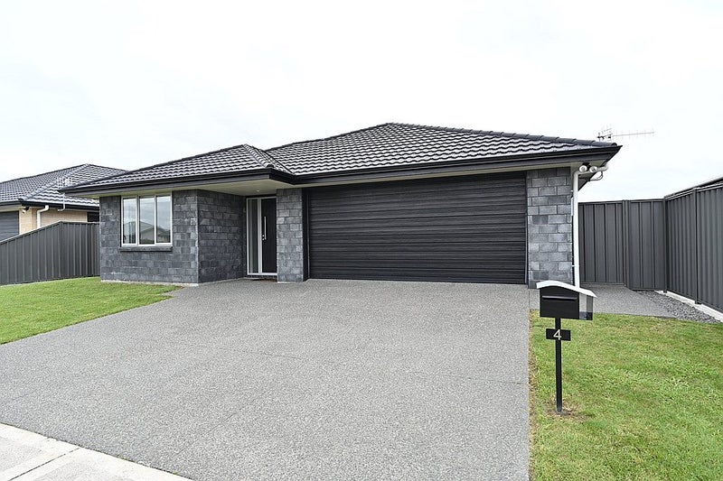 4 Manganui Place, Te Awa, Napier - Carousel 1