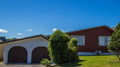 11 Rembrandt Avenue, Tawa, Wellington - Carousel 1