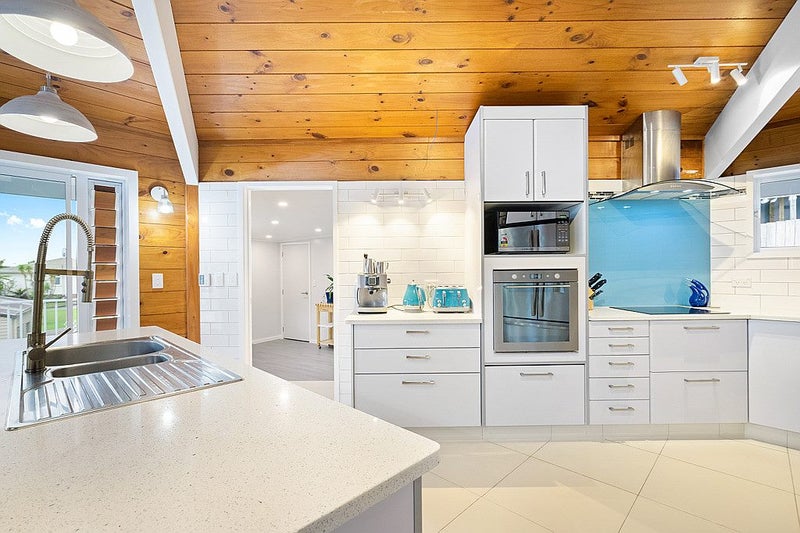 4 Gibbia Way, Beachlands, Auckland - Carousel 1