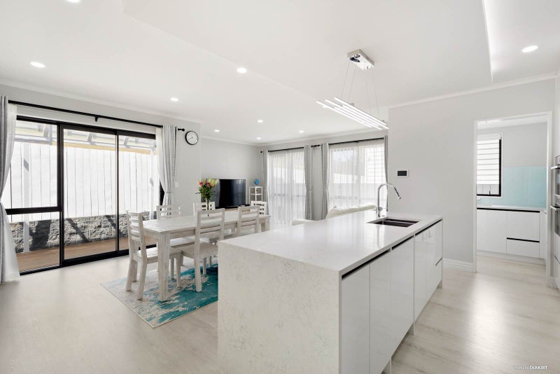 17 Bight Road, Long Bay, Auckland - Carousel 2