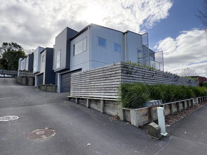 3/138 Forest Lake Road, Forest Lake, Hamilton - Carousel 1