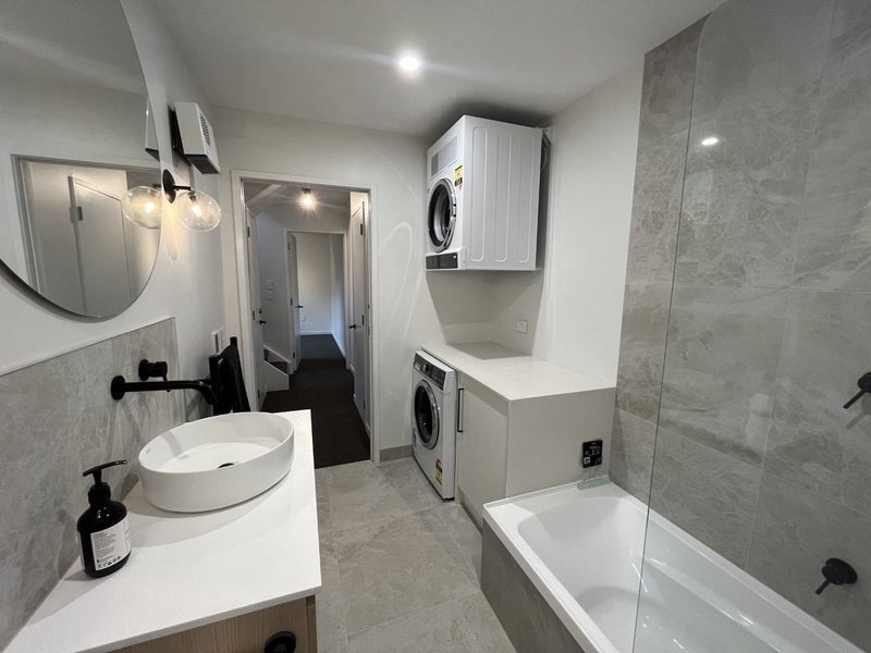 3 Short Street, Vogeltown, Wellington - Carousel 13