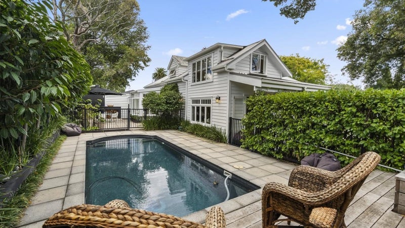 8 Green Lane East, Remuera, Auckland - Carousel 1