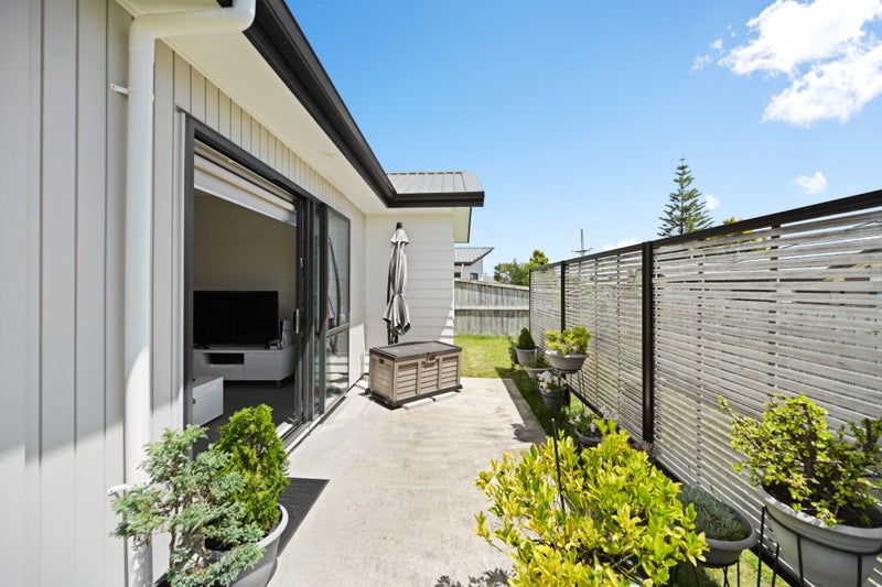 2/2 Lambert Court, Melville, Hamilton - Carousel 11