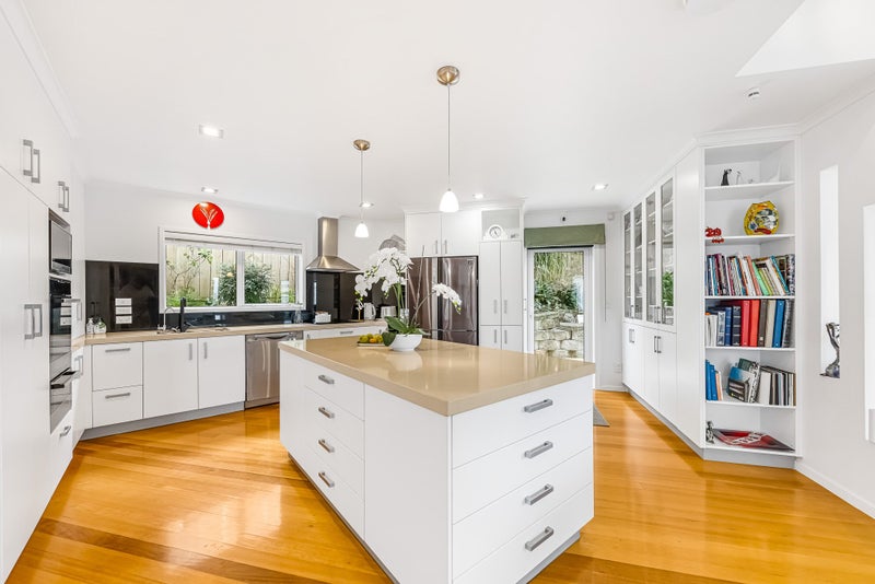 9 San Marino Drive, Henderson, Auckland - Carousel 2