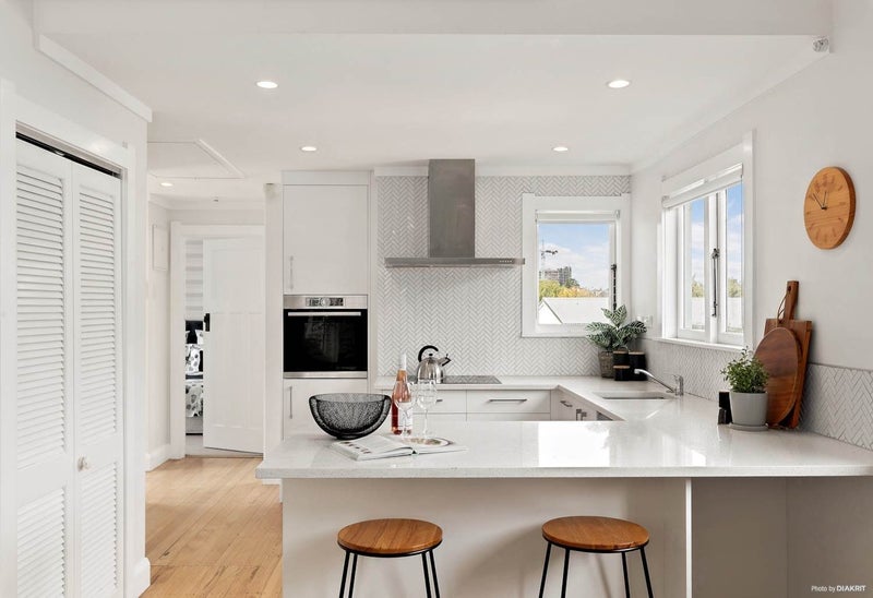 20 Alberta Street, Point Chevalier, Auckland - Carousel 2